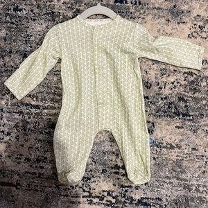 Simply Magnetic Me 0-3 mos